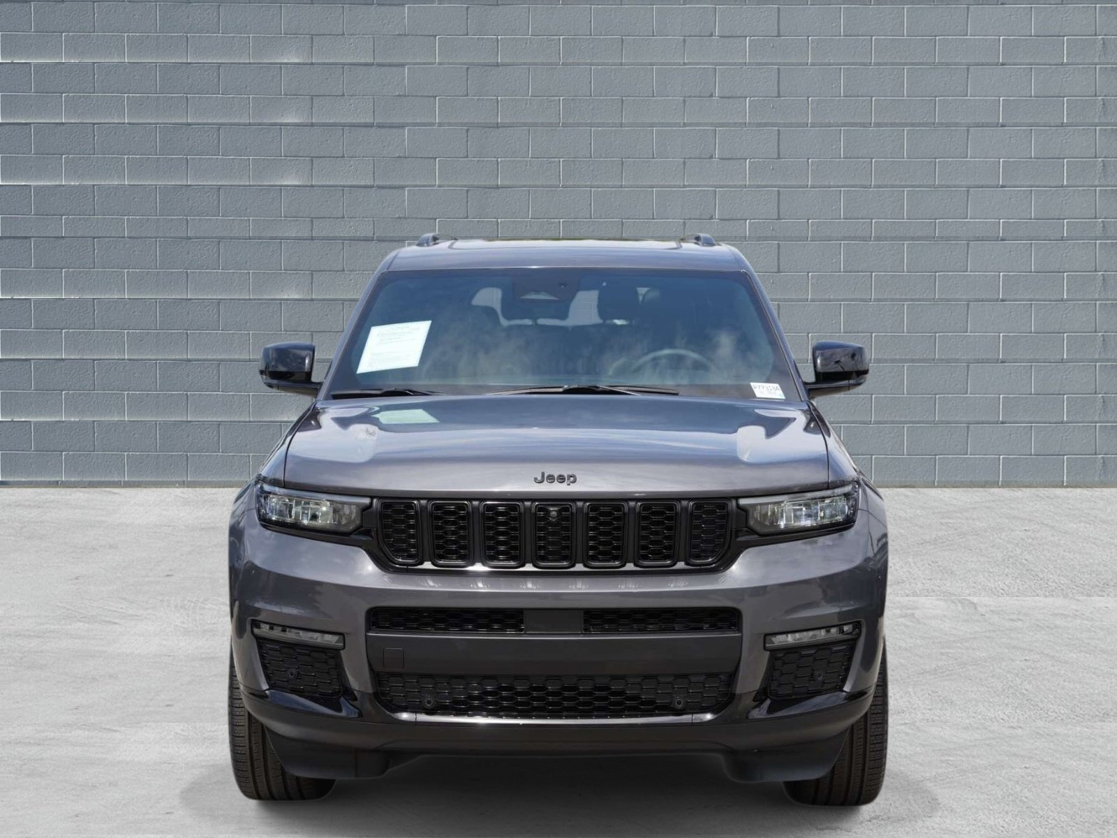 Used 2024 Jeep Grand Cherokee L Limited w/ Luxury Tech Group II RWD image 2