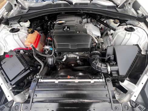 Used 2016 Chevrolet Camaro LT RWD image 17