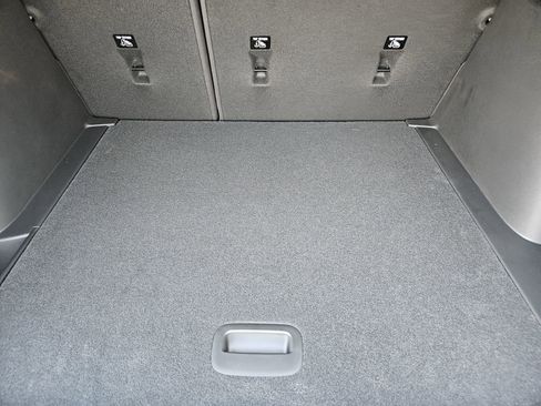 New 2026 Chevrolet Trax RS w/ Sunroof Package FWD image 28