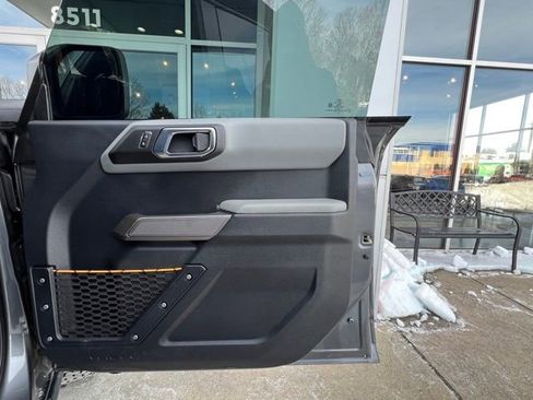 Used 2023 Ford Bronco Badlands image 28