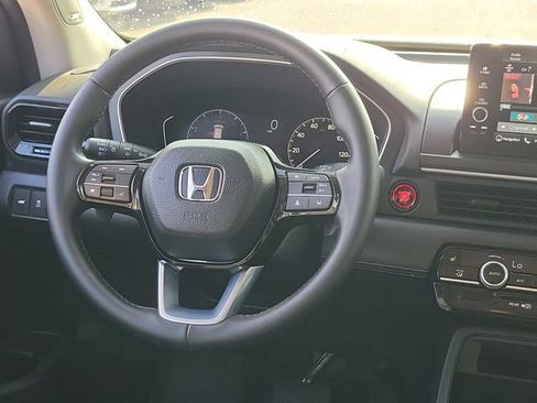 Used 2023 Honda Pilot Touring image 19