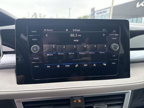 New 2025 Volkswagen Taos SE image 15