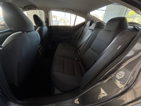 Used 2025 Nissan Altima 2.5 SV image 28