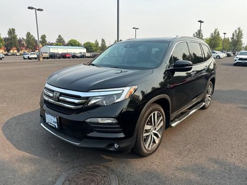 Used 2017 Honda Pilot Touring image 3