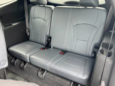 Used 2023 Buick Enclave Essence w/ Experience Buick Package AWD/4WD image 12