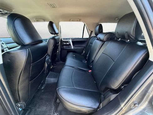 Used 2018 Toyota 4Runner SR5 AWD/4WD image 24