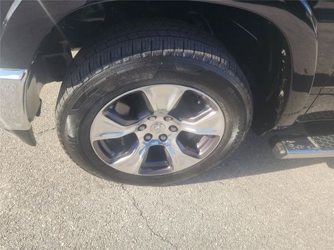 Used 2019 RAM 1500 Laramie RWD image 9