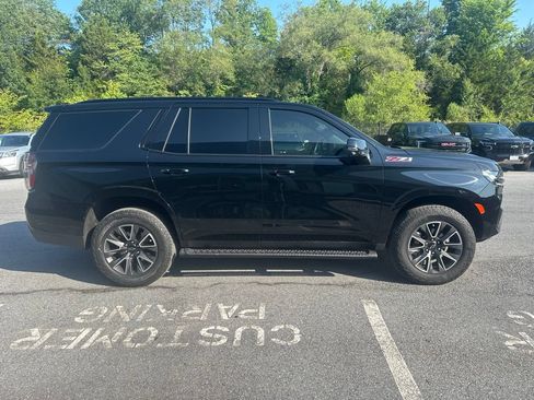 Used 2023 Chevrolet Tahoe Z71 w/ Luxury Package AWD/4WD image 4