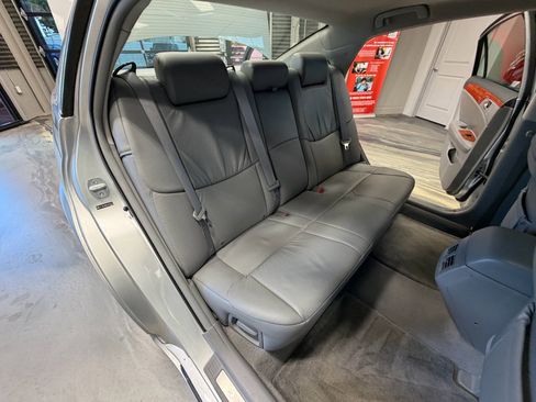 Used 2005 Toyota Avalon XLS FWD image 5