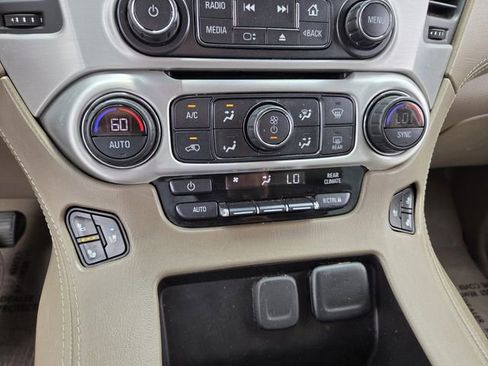 Used 2019 GMC Yukon SLT w/ Premium Edition AWD/4WD image 32