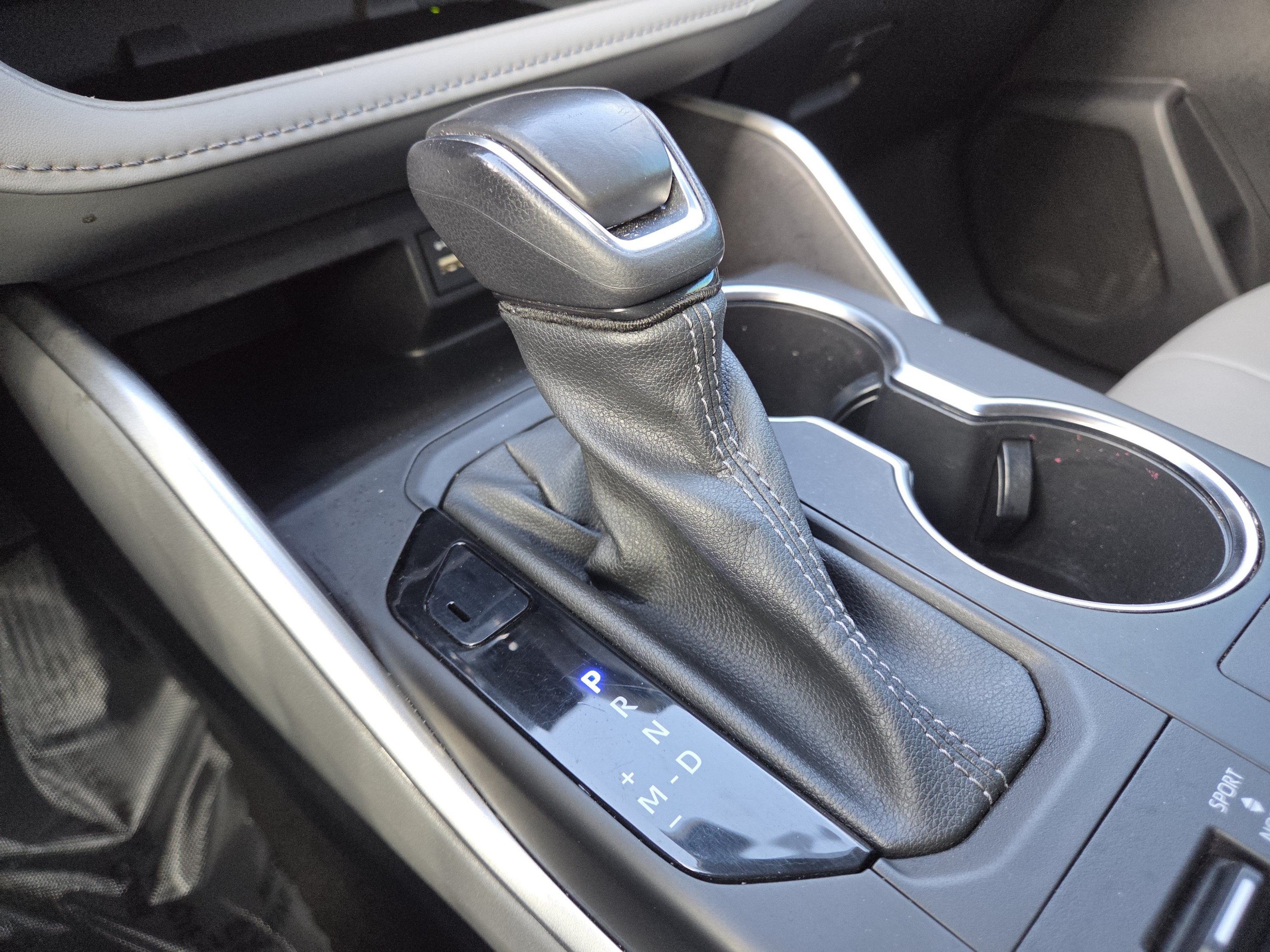 Used 2023 Toyota Highlander XLE AWD/4WD image 40