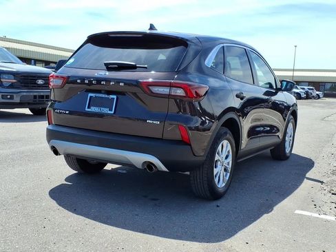 Used 2023 Ford Escape Active w/ Tech Pack #2 AWD/4WD image 5