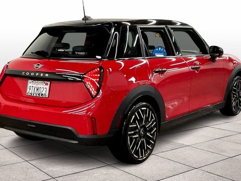 Certified 2025 MINI Cooper 4-Door Hardtop image 16