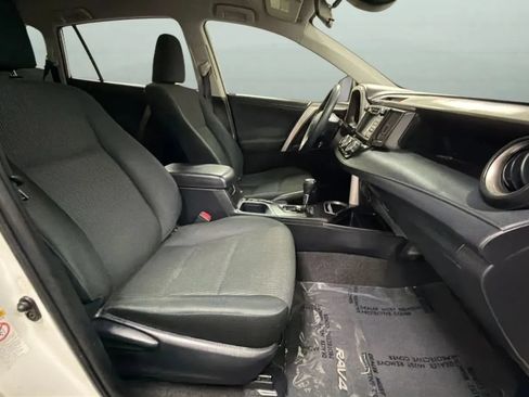 Used 2017 Toyota RAV4 LE w/ Carpet Mat Package AWD/4WD image 20