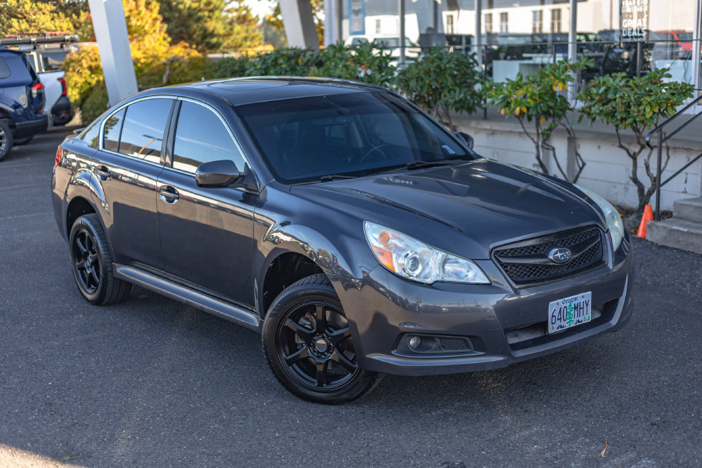 Used 2011 Subaru Legacy 3.6R Limited AWD/4WD image 2