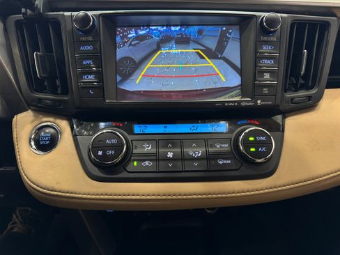 Used 2016 Toyota RAV4 Limited image 14