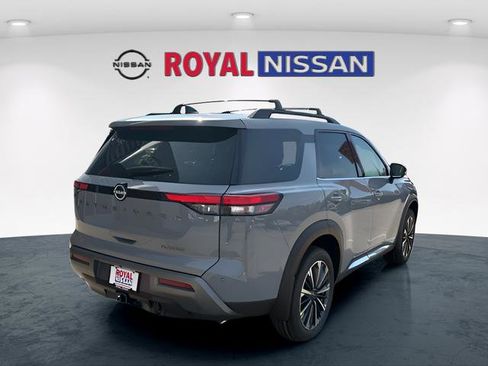 New 2026 Nissan Pathfinder Platinum w/ Cargo Package FWD image 7