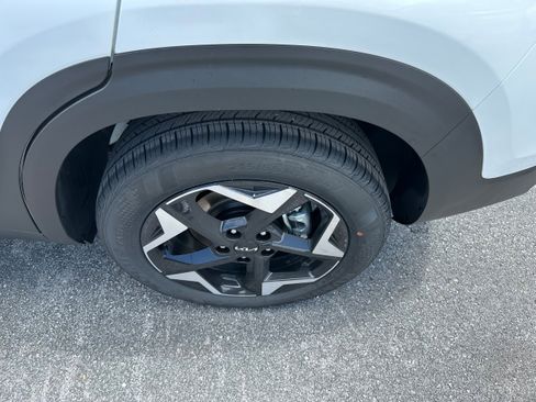 New 2026 Kia Seltos S AWD/4WD image 9