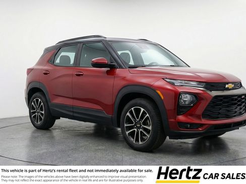 Used 2025 Chevrolet TrailBlazer LT image 1