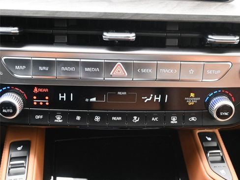 Used 2025 Kia Telluride AWD image 11