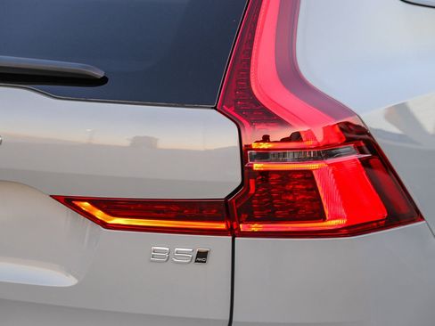 New 2026 Volvo XC60 B5 Ultra AWD/4WD image 9