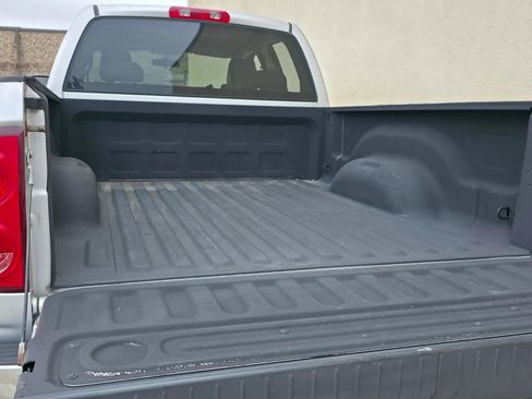 Used 2008 Dodge Ram 1500 Truck ST image 5