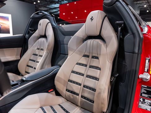 Certified 2023 Ferrari 812 GTS RWD image 4