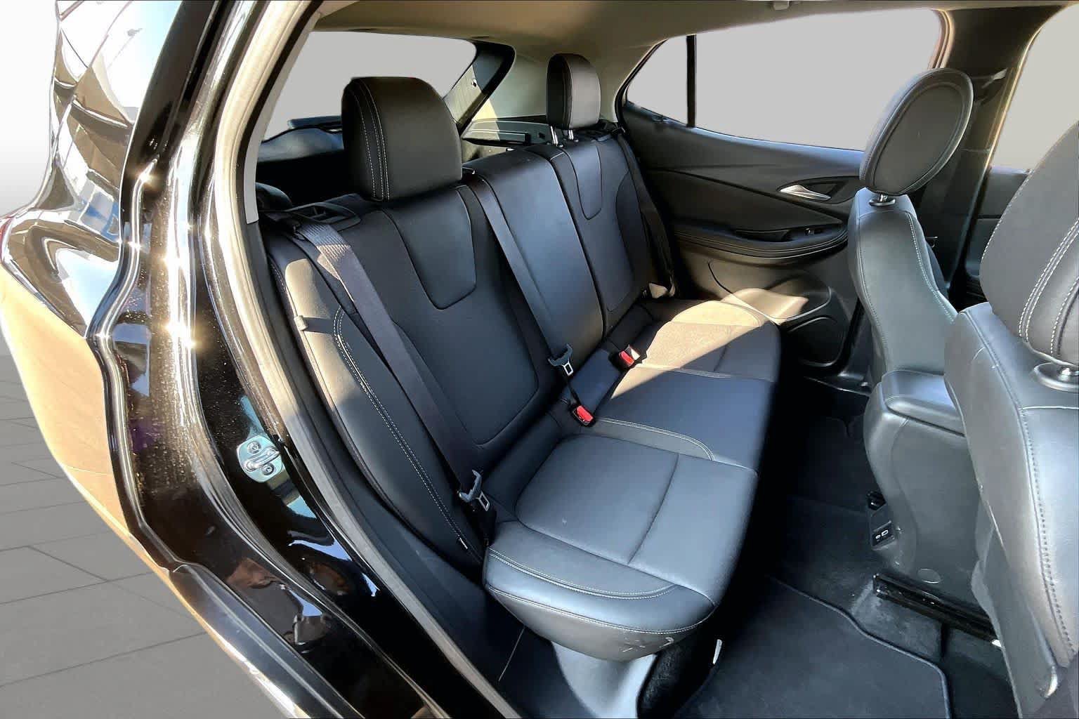 Used 2025 Buick Encore GX Preferred AWD/4WD image 19