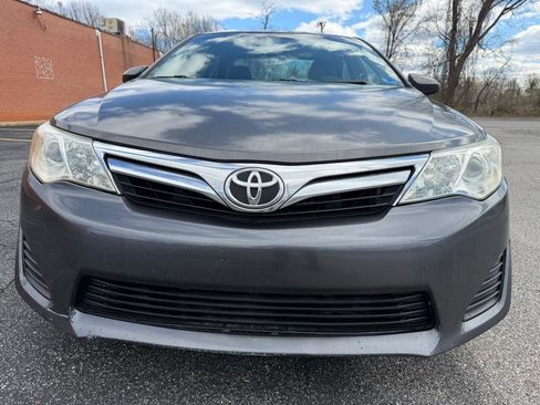 Used 2012 Toyota Camry LE image 2