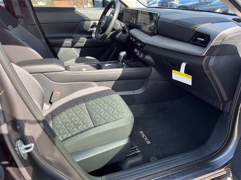 Certified 2025 Nissan Kicks SV image 26