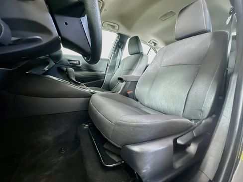 Used 2025 Toyota Corolla LE FWD image 13