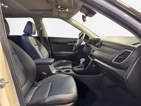 Used 2024 Kia Seltos EX image 26