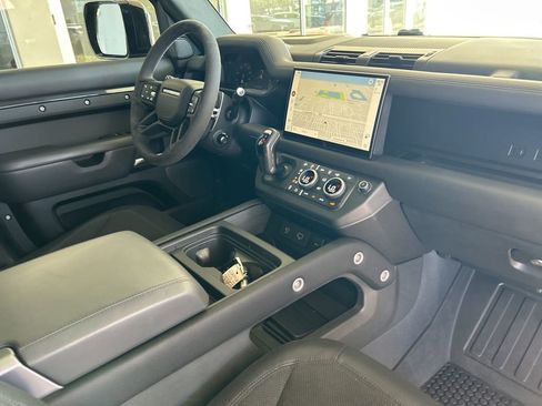 Used 2023 Land Rover Defender 110 Carpathian Edition image 27