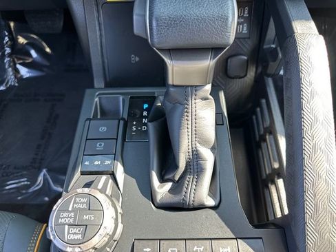 Certified 2025 Toyota 4Runner Trailhunter AWD/4WD image 32