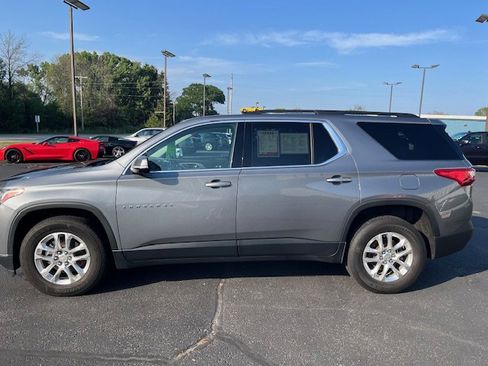 Used 2019 Chevrolet Traverse LT image 3