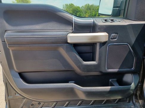 Used 2018 Ford F150 Lariat w/ Equipment Group 502A Luxury AWD/4WD image 9