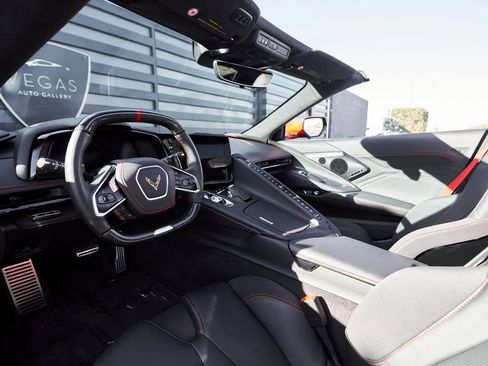 Used 2023 Chevrolet Corvette Z06 RWD image 2