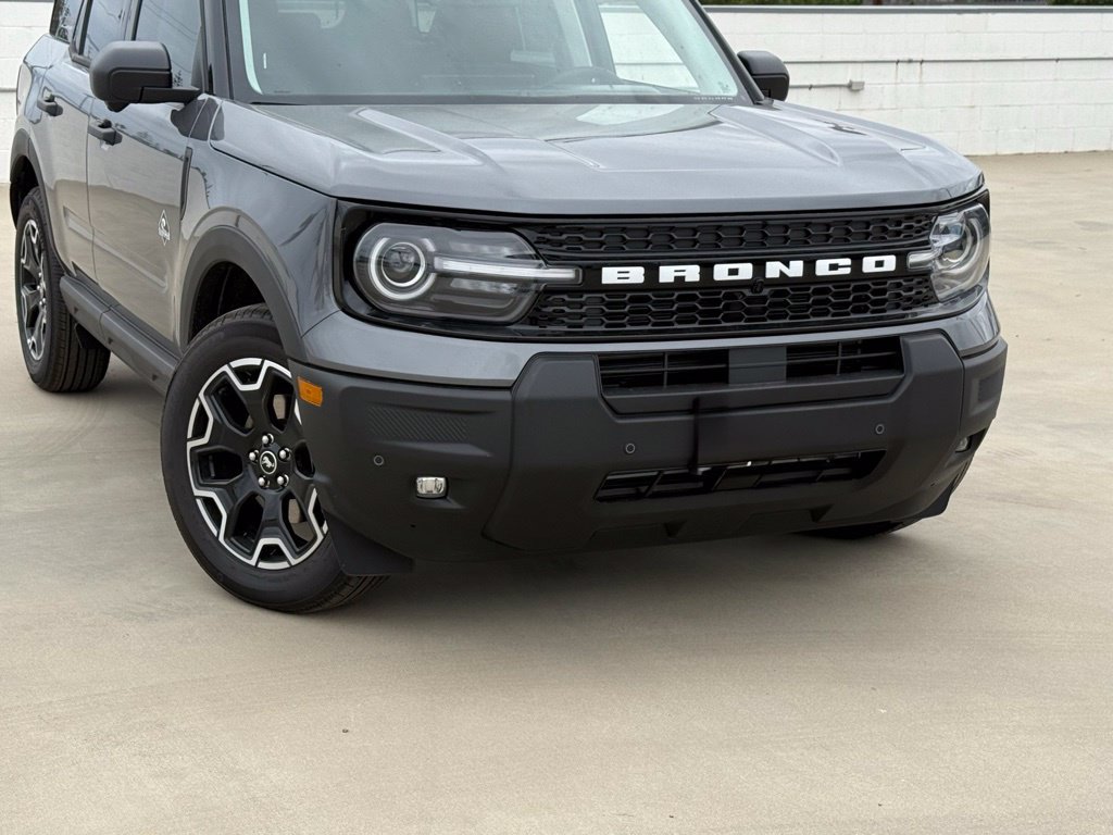 New 2026 Ford Bronco Sport Outer Banks w/ Outer Banks Tech Package+ AWD/4WD image 3
