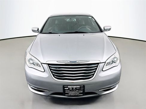 Used 2013 Chrysler 200 Limited image 2