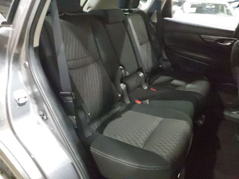 Used 2017 Nissan Rogue S image 18