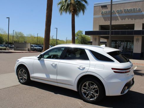 Used 2025 Genesis GV70 2.5T AWD/4WD image 2