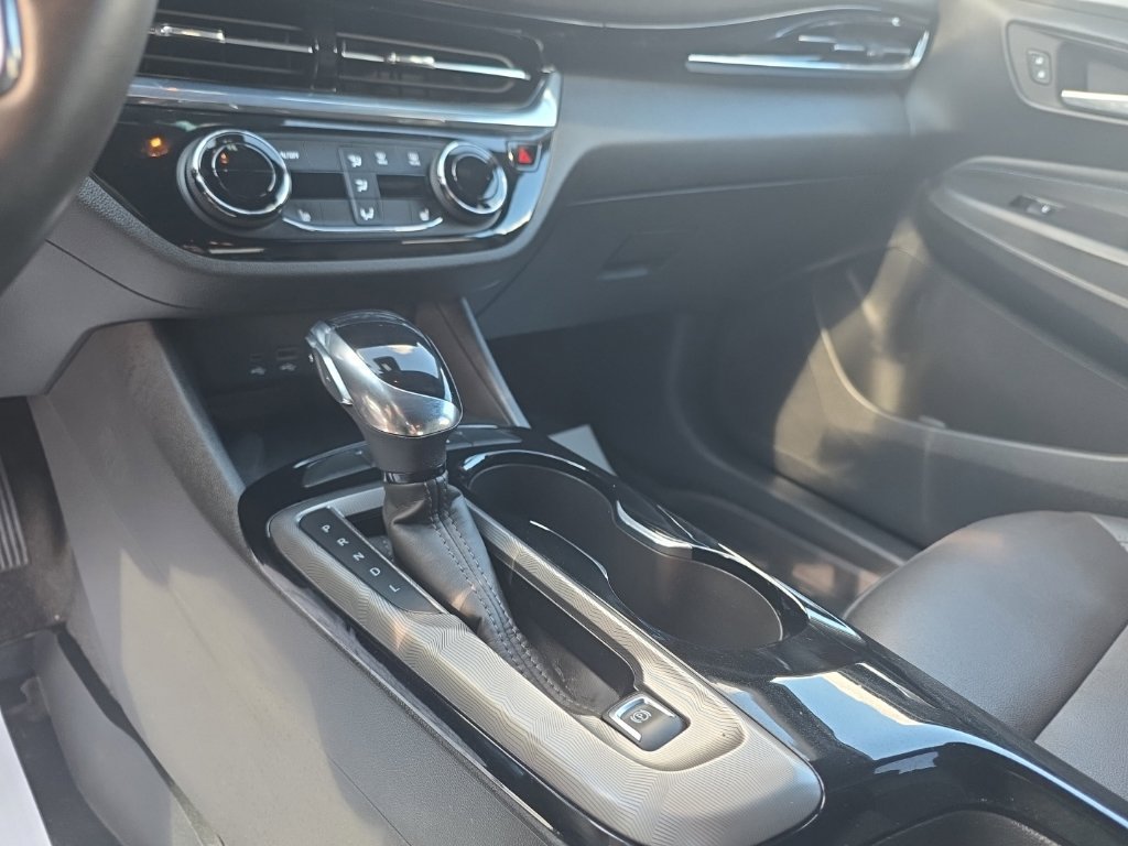 Used 2025 Buick Envista Sport Touring w/ Convenience I Package FWD image 16