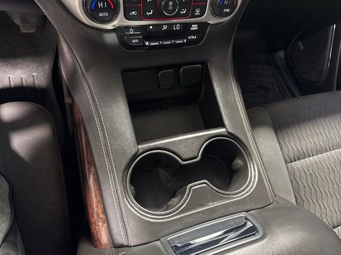 Used 2016 GMC Yukon SLE image 13