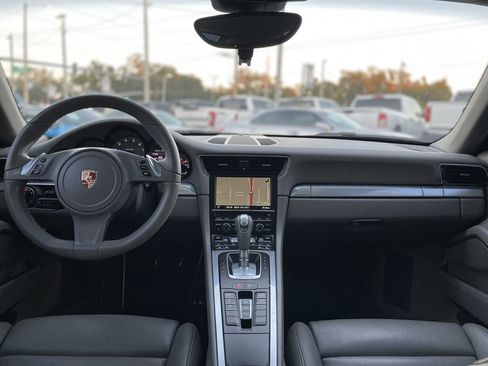 Used 2013 Porsche 911 Carrera S image 2