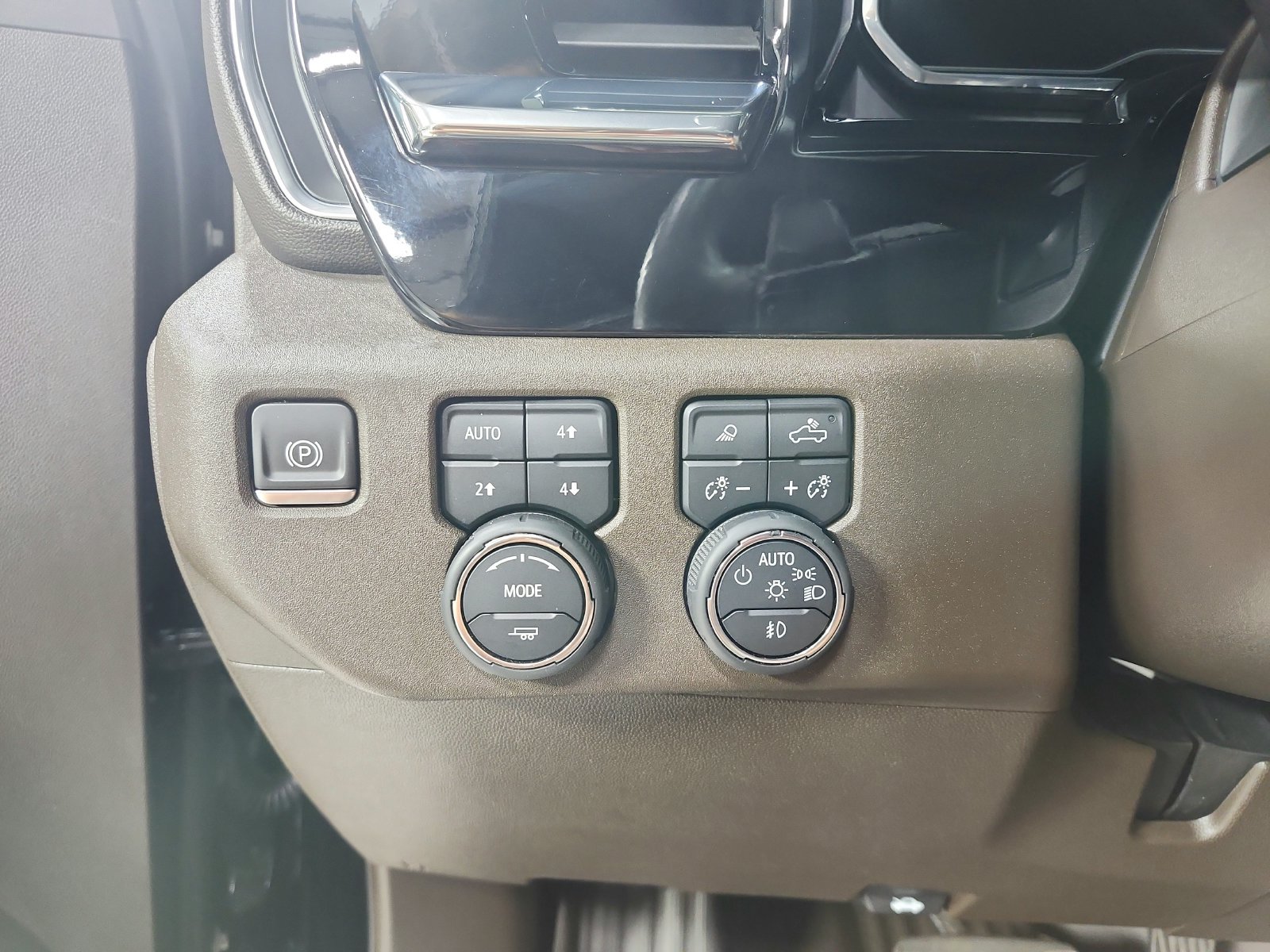 Used 2024 Chevrolet Silverado 1500 RST AWD/4WD image 27