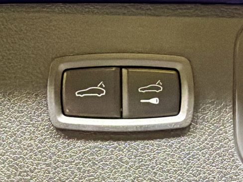 Used 2025 Porsche Macan image 14