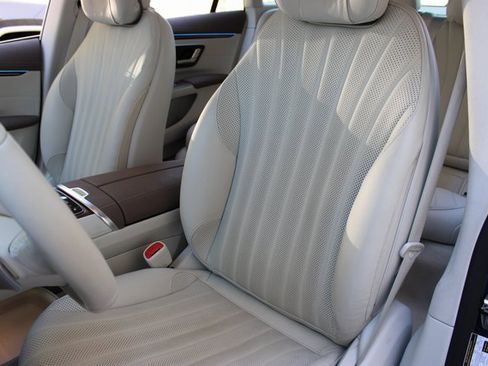 Used 2023 Mercedes-Benz EQS 580 4MATIC Sedan image 10