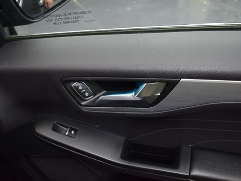 Used 2023 Ford Escape Platinum image 30