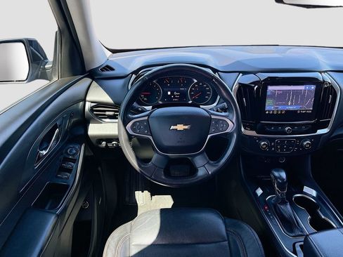 Used 2021 Chevrolet Traverse Premier FWD image 23