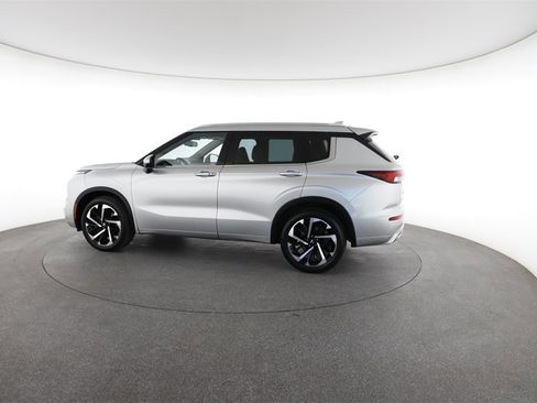 Used 2023 Mitsubishi Outlander SEL image 8